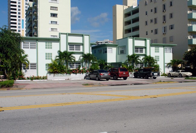 1334 Alton Rd in Miami Beach, FL - Foto de edificio - Building Photo