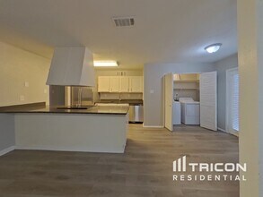 1005 Llano Trail in Grand Prairie, TX - Building Photo - Building Photo