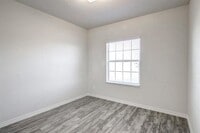 738 Nichols Dr photo'