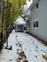 146 W Cayuga St, Unit 1 in Oswego, NY - Foto de edificio - Building Photo