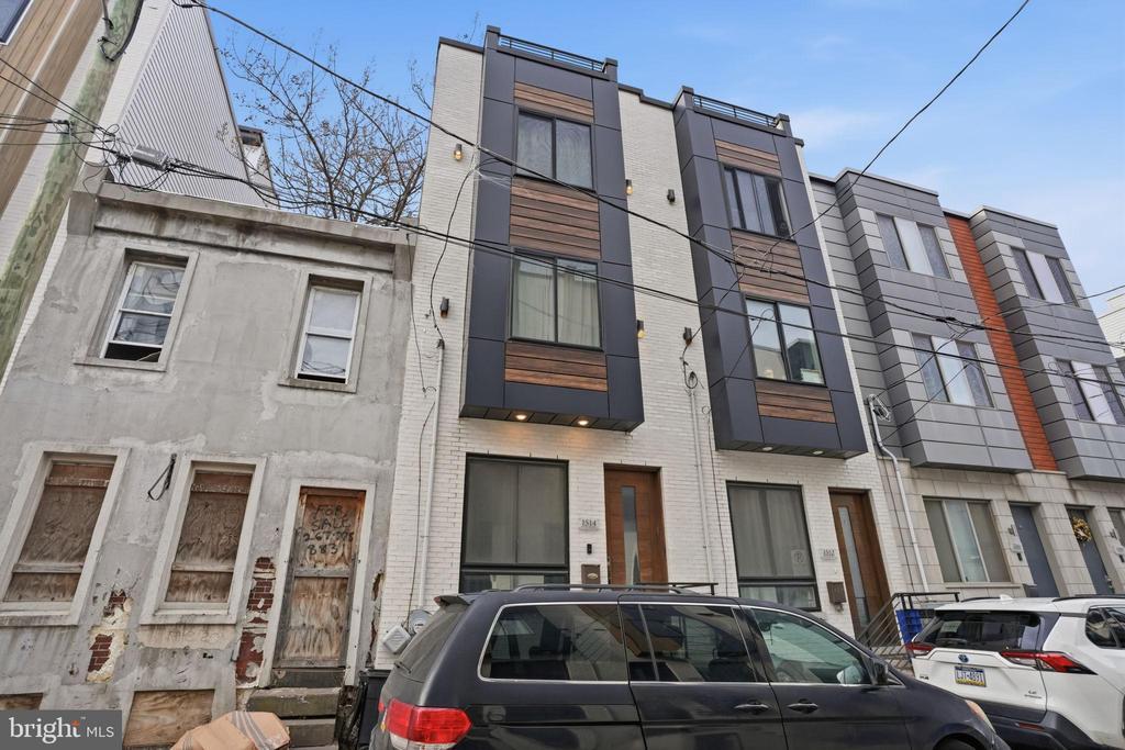 1514 S Bambrey St in Philadelphia, PA - Building Photo