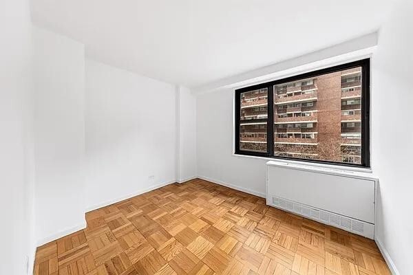 320 E 23rd St in New York, NY - Building Photo - Building Photo