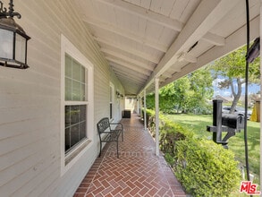 3263 Orlando Rd in Pasadena, CA - Foto de edificio - Building Photo