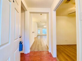 5747 Wandering Creek Dr in Richmond, TX - Building Photo