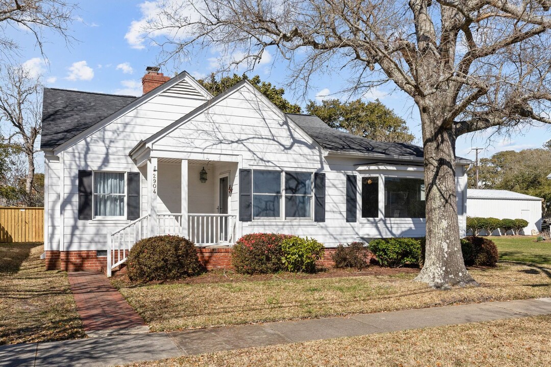 2904 Evans St in Morehead City, NC - Building Photo