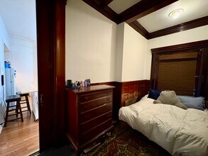 11 Bay State Rd, Unit 2F in Boston, MA - Building Photo - Building Photo