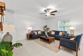 1742 Red Loop in Lakeland, FL - Foto de edificio - Building Photo