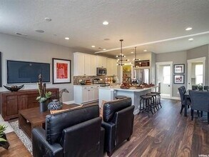 12 S Rio Grand Ave in Farmington, UT - Building Photo - Building Photo