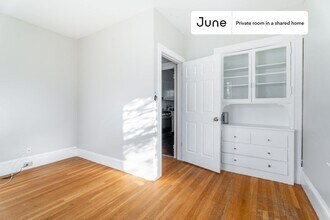 Private bedroom in 3 bed/1 bath Home in Boston, MA - Building Photo - Building Photo