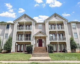 6131 Meadow Rose Ln in Charlotte, NC - Building Photo