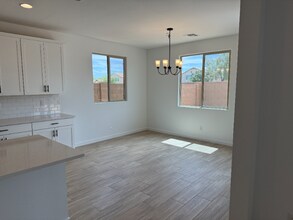 40563 W Michaels Dr in Maricopa, AZ - Building Photo - Building Photo