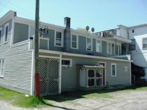 211 Water St in Elizabethtown, NY - Foto de edificio - Building Photo