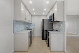 3038 Cornwall B in Boca Raton, FL - Building Photo - Building Photo