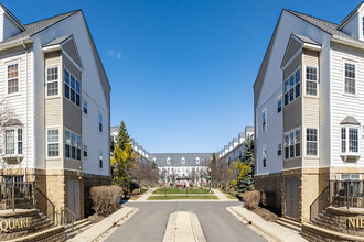 Nielsen Square in Ann Arbor, MI - Foto de edificio - Building Photo