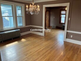 93 Hillside Rd, Unit 2 in Watertown, MA - Building Photo