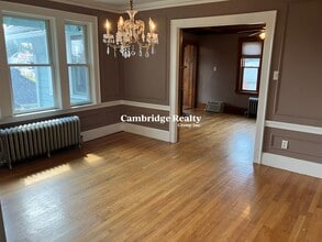 93 Hillside Rd, Unit 2 in Watertown, MA - Building Photo - Building Photo