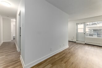 274-278 Cedar Avenue in Richmond Hill, ON - Building Photo - Interior Photo