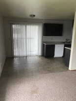 506 4th Ave SE in Pacific, WA - Building Photo