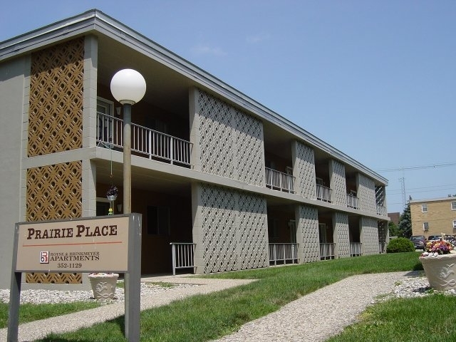 Prairie Place in Champaign, IL - Foto de edificio