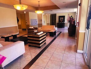 2425 SW 27th Ave in Coral Gables, FL - Building Photo - Building Photo