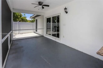 1110 S 14th Ave in Hollywood, FL - Foto de edificio - Building Photo