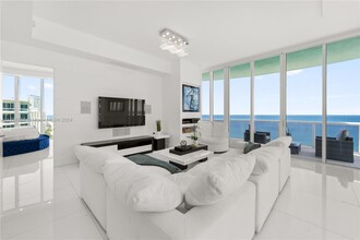 16001 Collins Ave in North Miami Beach, FL - Building Photo - Building Photo