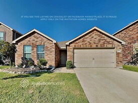 2245 Heaton St in Forney, TX - Building Photo