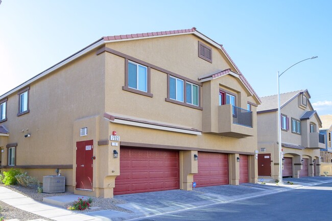 7935 Aurora Sky St in North Las Vegas, NV - Building Photo - Building Photo