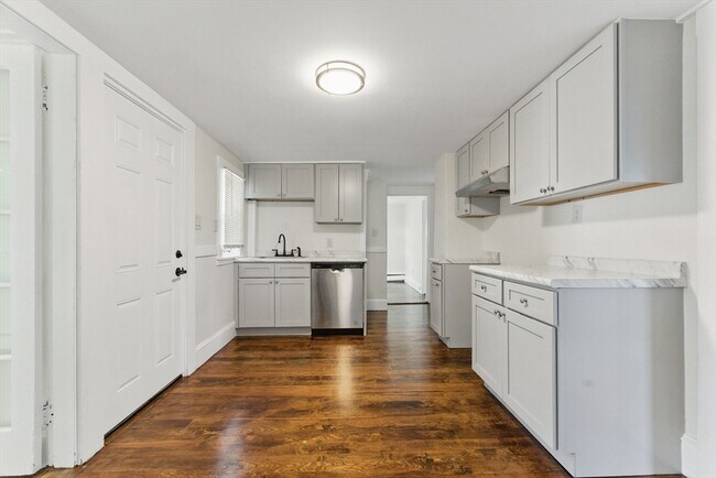 357 Granite St in Quincy, MA - Building Photo - Building Photo