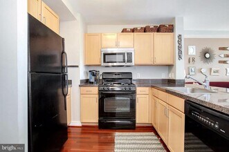 800 4th St NW, Unit N618 in Washington, DC - Building Photo - Building Photo