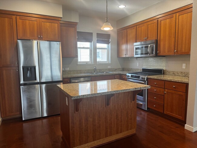 property at 1905 Aberdeen Ln