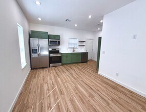 1709 N Linn Ave in Oklahoma City, OK - Building Photo - Building Photo