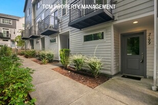 2199 NW Moraine Pl in Issaquah, WA - Building Photo