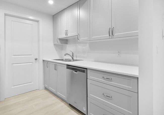 3030-3169 169 St SW in Edmonton, AB - Building Photo - Building Photo