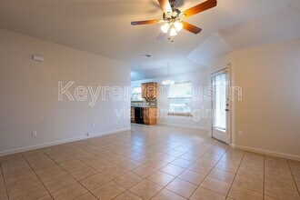 13321 Pine Needle St in Manor, TX - Foto de edificio - Building Photo