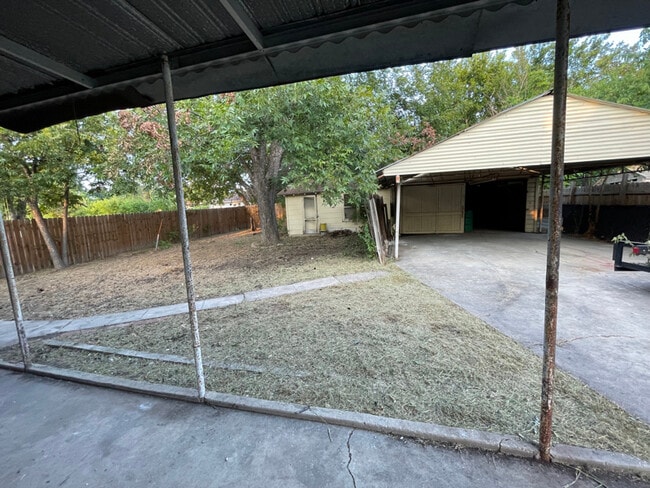 118 Broadbent Ave in San Antonio, TX - Building Photo - Building Photo