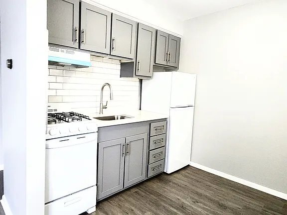 property at 4605 Leiper St