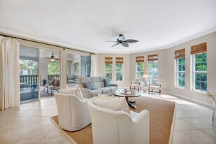 1004 5th St S in Naples, FL - Building Photo