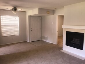 10369 Azuaga St in San Diego, CA - Building Photo - Building Photo