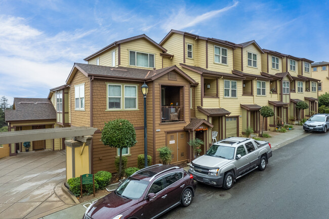 6038 Old Quarry Loop in Oakland, CA - Foto de edificio - Building Photo