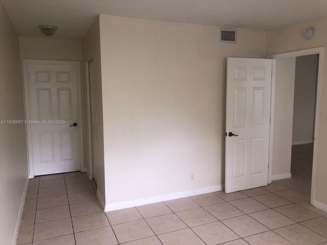 11213 Royal Palm Blvd in Coral Springs, FL - Building Photo - Building Photo