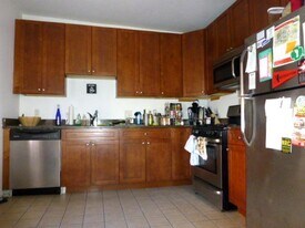 880 Huntington Ave, Unit 2 in Boston, MA - Building Photo