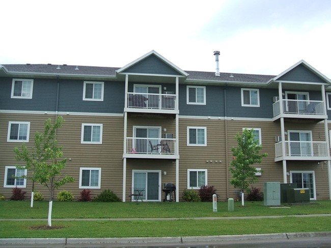 Briarwood Apartments of Parshall in Parshall, ND - Building Photo - Building Photo