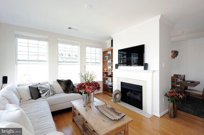 191 Somervelle St-Unit -310 in Alexandria, VA - Building Photo - Building Photo