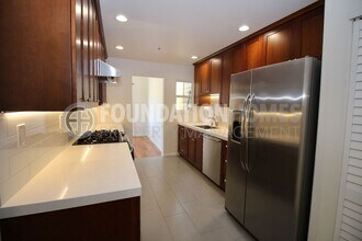 7 Adrian Terrace in San Rafael, CA - Building Photo - Building Photo