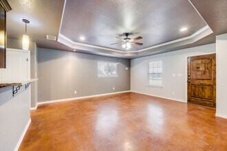 429 Quail Hollow Dr in Adkins, TX - Building Photo - Building Photo