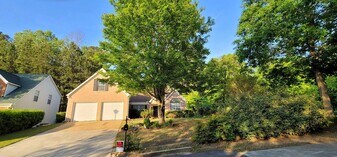 5548 Silver Springs Dr in Sugar Hill, GA - Building Photo