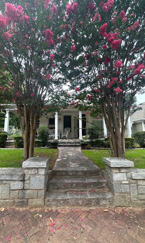 296 Alaska Ave NE, Unit A in Atlanta, GA - Foto de edificio - Building Photo