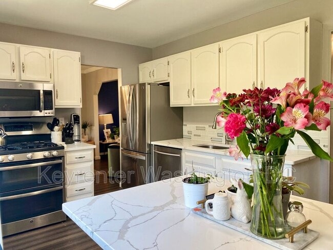 property at 6524 Farmingdale Ct