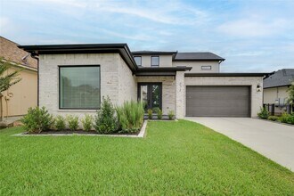 171 Waterford Way in Montgomery, TX - Building Photo - Building Photo